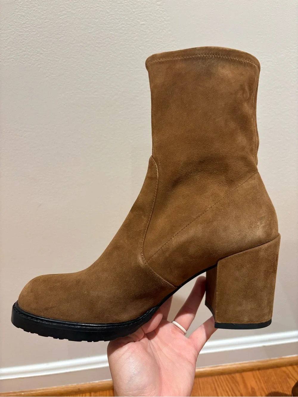 Stuart Weitzman excellent minimal